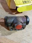 Euclid E-8163 Drum Brake Wheel Cylinder 9 Brakes Rear / Wc37574, 135.65010. Fixed Price $17.00.
